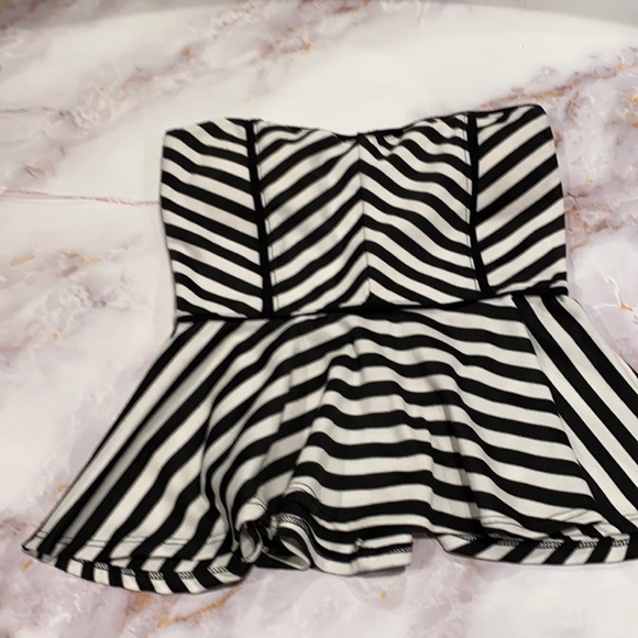 Arden B strapless Peplum black & white top. SZ M - Picture 1 of 4
